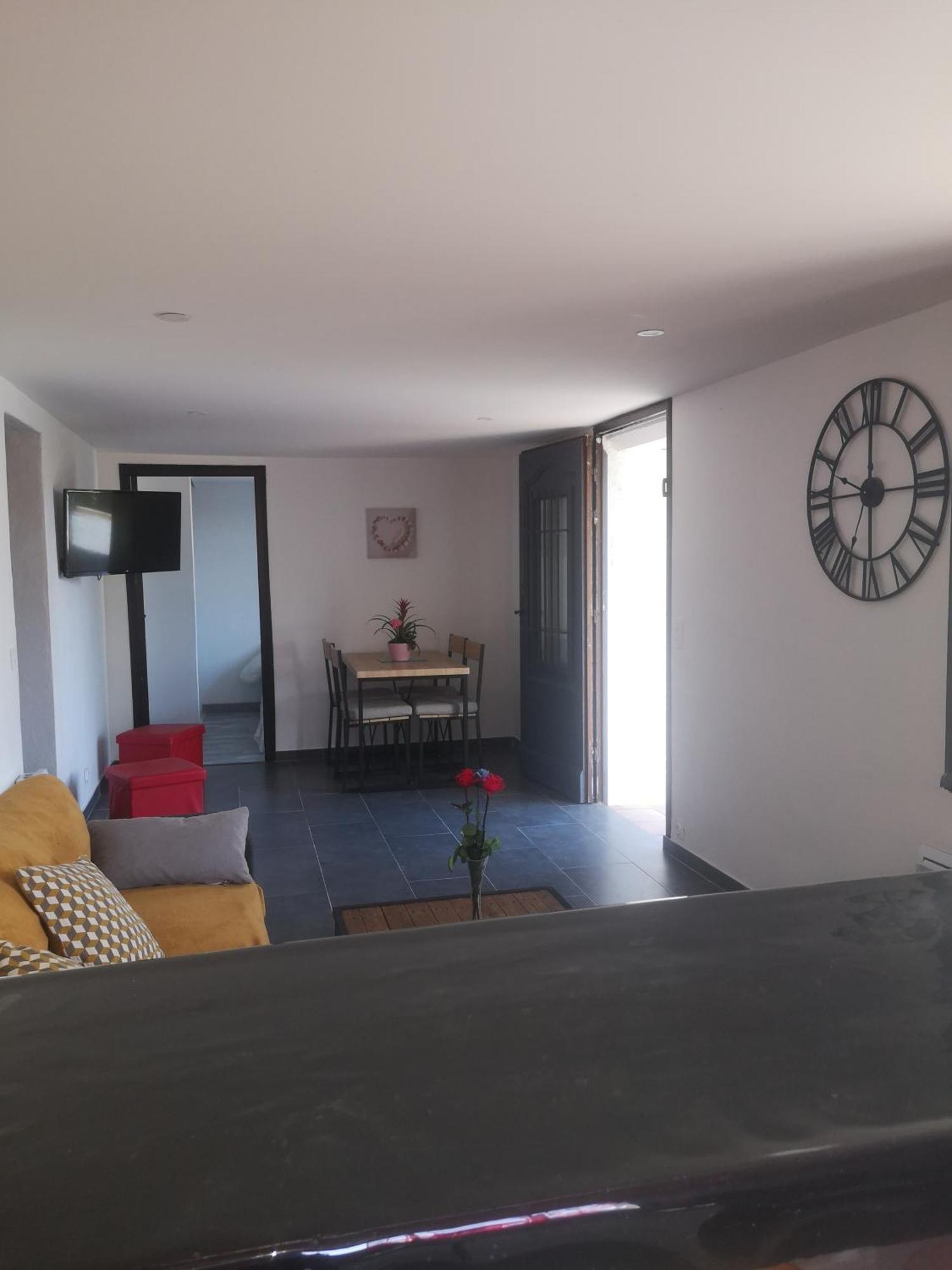 Le Mas Du Bijou Bleu Puget-sur Argens Rom bilde
