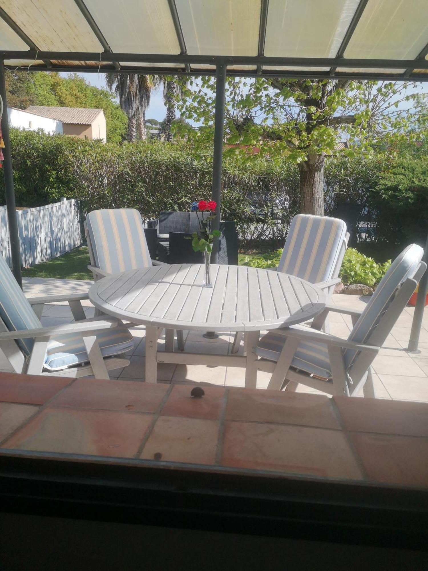Le Mas Du Bijou Bleu Puget-sur Argens Rom bilde